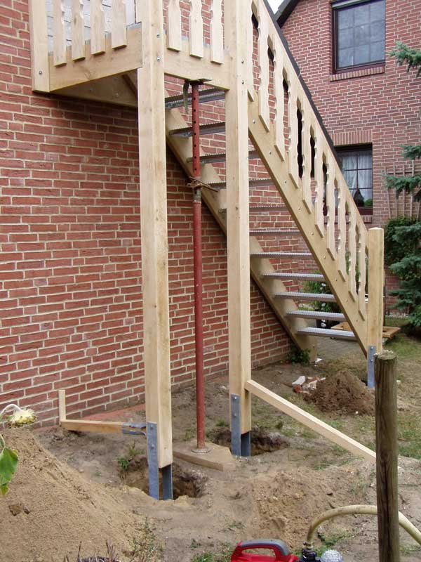 Außentreppe aus Eiche mit Edelstahlgeländer