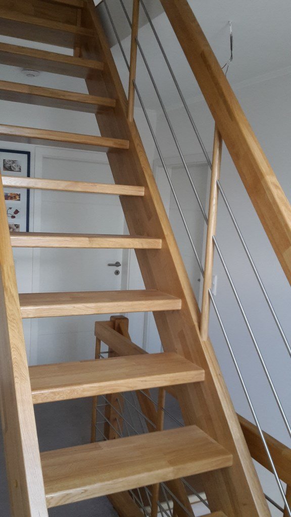 Eichentreppe Edelstahl seitlich