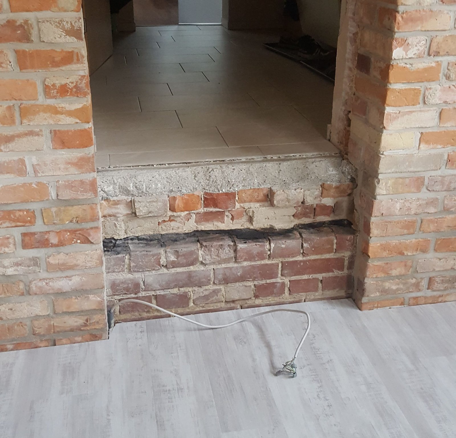 Platzsparende Raumspartreppe aus Massivholz