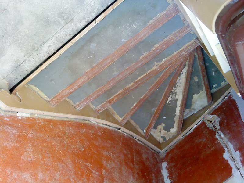 Individuelle Massivholztreppe nach Maß